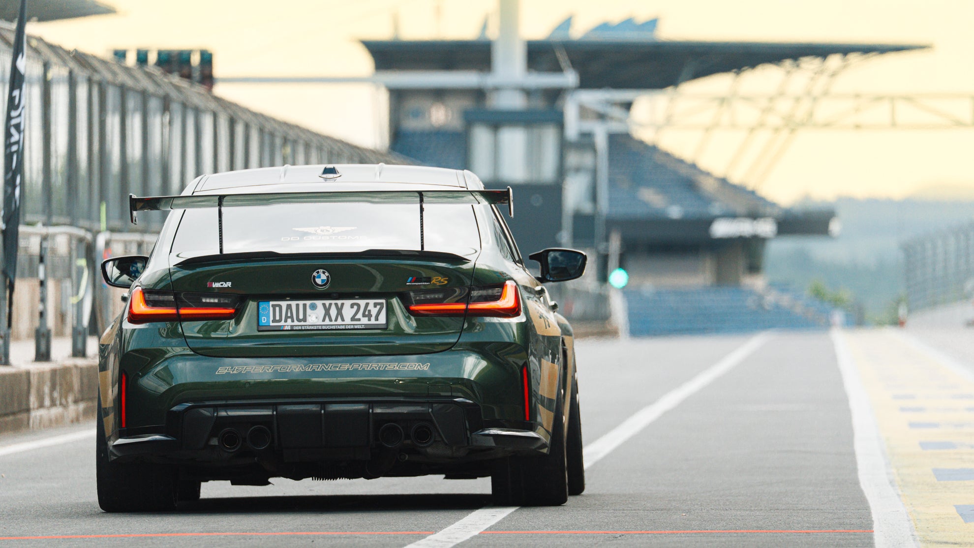 BMW G80 M3 in verde hermes von 24/7 Performance auf dem Nürburgring.