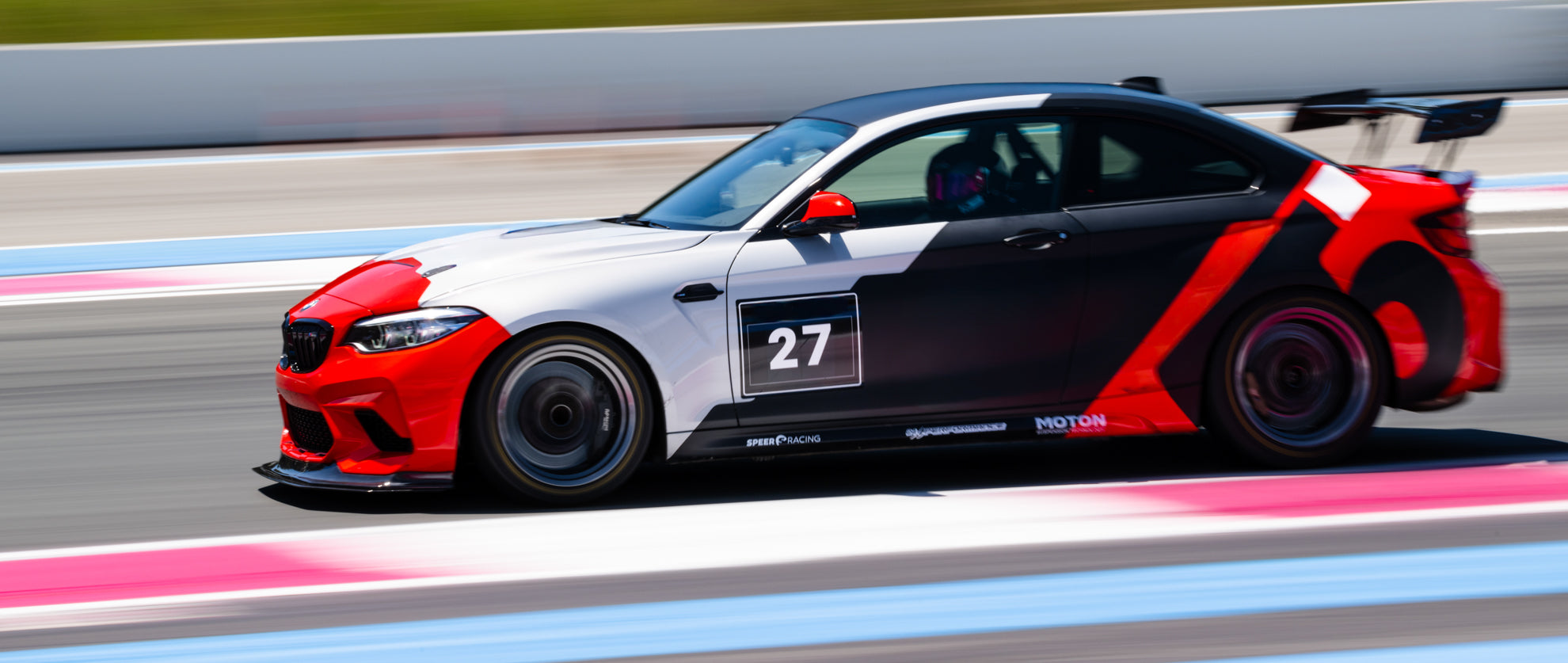 Rennstrecken Mietwagen 24/7 Performance BMW M2 Competition mit Aero-Paket auf dem Circuit Paul RIcard.